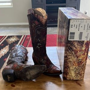 Women’s cowboy boots